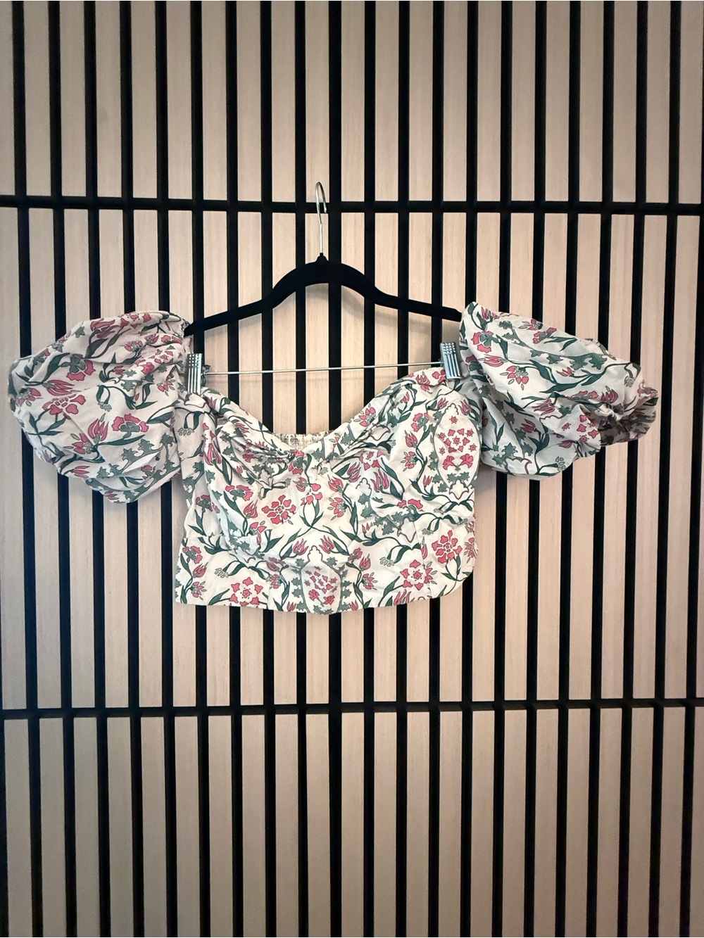 Abercrombie and fitch Floral Puff-Sleeve Cropped Top - White with Pink & Green